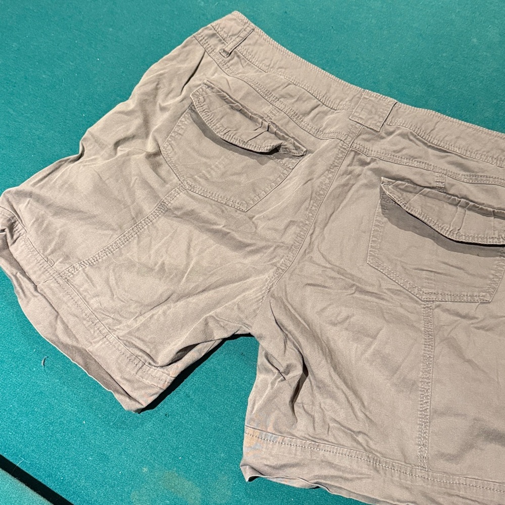 Denver Hayes Vintage Taupe woman’s shorts - Picture 5 of 5